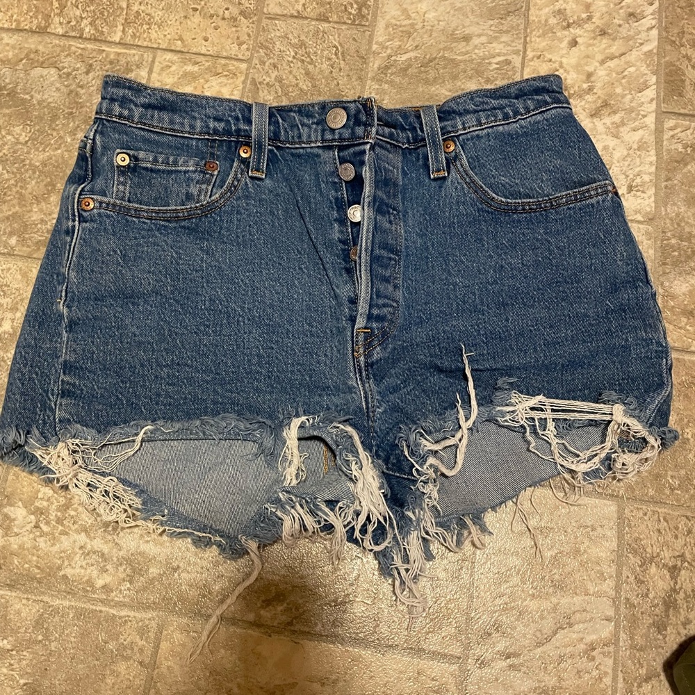 High waisted 501 Levi shorts